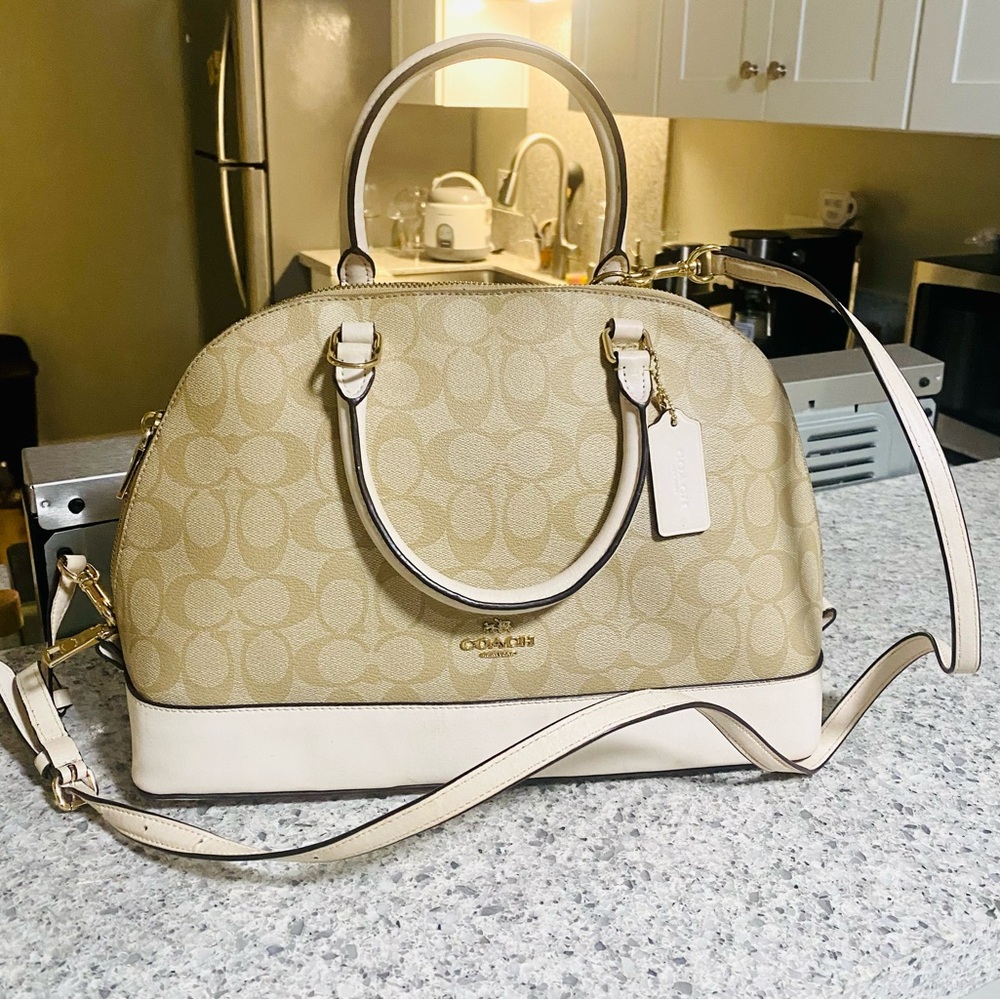 Coach Signature Crossbody Canvas/Leather Handbag With Hang Tag And Gold Hardware